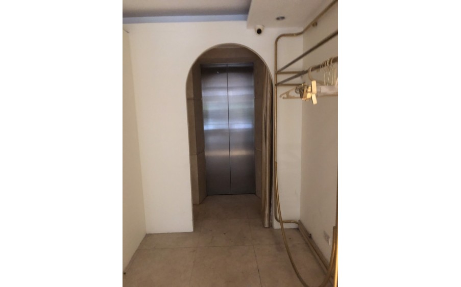 Cho thuê MBKD  Thời Trang, VP, Spa mặt phố Trần Hữu Tước - 90/100m2 x 3 tầng - thang máy